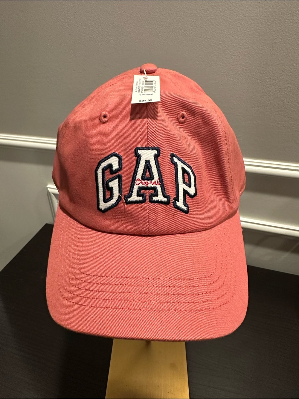 GAP coral pink unisex baseball hat. One size only.